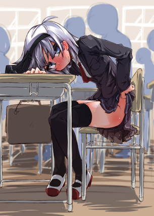 ニーソックスの女の子の美脚をたっぷり堪能できる二次元エロ画像