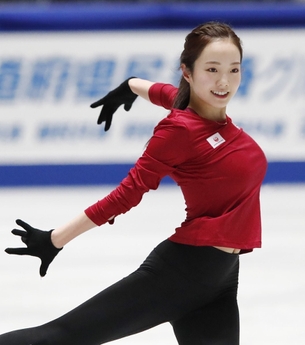 【画像】本田真凜ちゃんのおっぱちょ、パンパンえちえちwwwwww