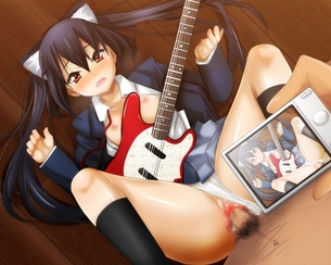 中野梓のどエロい二次エロ画像がいっぱいおっぱい！【けいおん！】