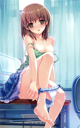 脱ぎかけの画像下さい！