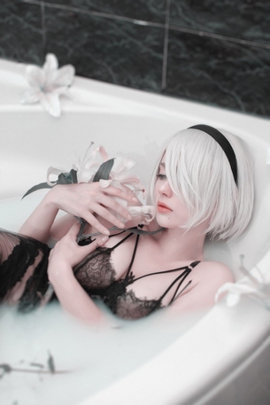 【画像】外国の美人コスプレイヤーのクオリティーが高過ぎて二次元超えたwwwwww