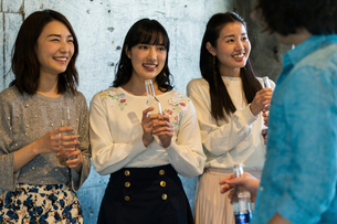 エリート婚活女子「一度も海外行ったことない男が婚活しててワロタ」