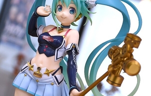 初音ミク『レーシングミク2018 summer Ver.』エロいムチムチのおっぱいとかエロフィギュア