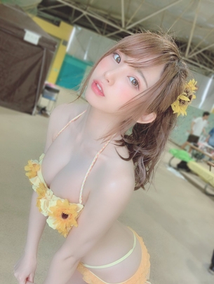 【画像】日本一のコスプレイヤーえなこ(25)がとエロエロ水着姿を披露！！！！！