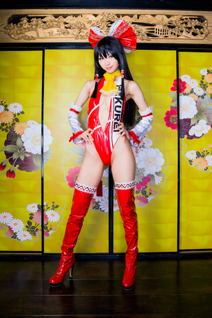 【画像大量】エチエチ女性コスプレイヤーの渾身のエロさでおっきしたら負けwwwwwww