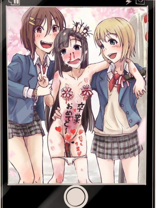 【性的リンチ】同級生の前で無理矢理裸にされてる少女達の二次エロ画像