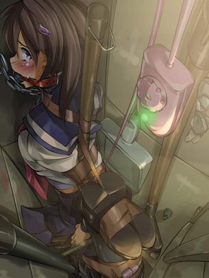 【いじめの可能性】ロッカーに入ってる女子達の二次エロ画像