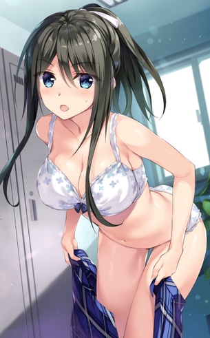 【二次】男なら一度は中に侵入してじっくり眺めてみたいロッカールームの着替えエロ画像